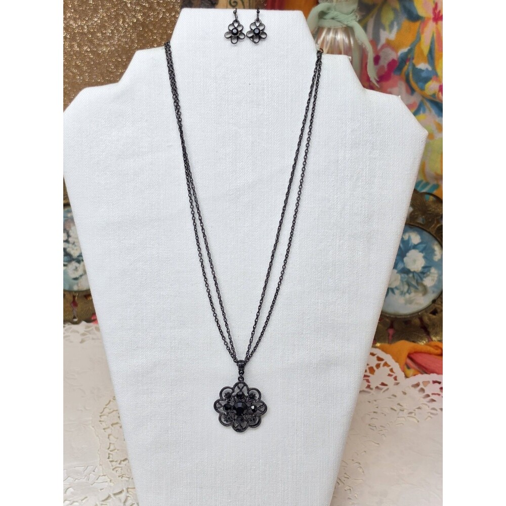 Vintage 1928 Jewelry Black Gunmetal Floral Filigree Pendant Necklace & Earrings